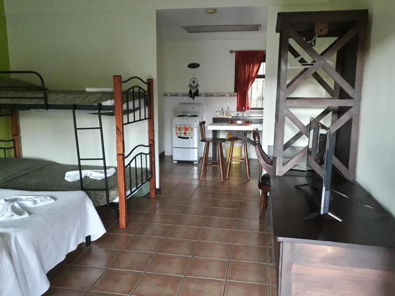Dos Palmas Studio Apartments Río Segundo Eksteriør billede